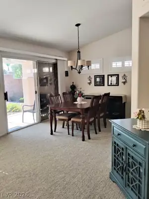 409 Golden State Street Dining Area