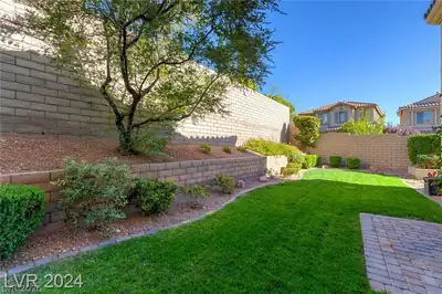 11828 Arenoso Drive, Las Vegas, NV 89138 Yard