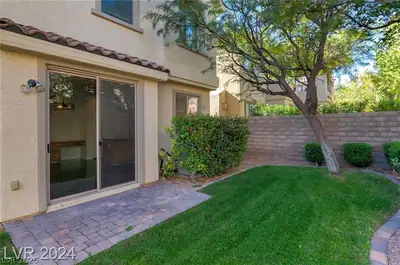 11828 Arenoso Drive, Las Vegas, NV 89138 Yard