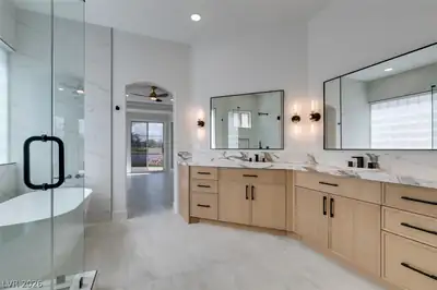 483 Indigo Springs Street, Henderson, NV 89014 Primary Bathroom