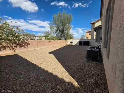 5628 West Tideview Street Yard