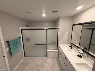 7879 Penderbrook Street, Las Vegas, NV 89149 Primary Bathroom