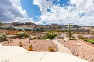 2087 King Mesa Drive Yard