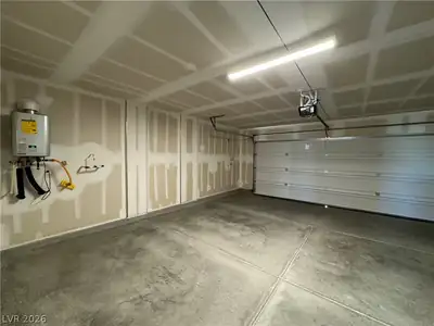 7640 Royal Halo Avenue, Las Vegas, NV 89113 Garage