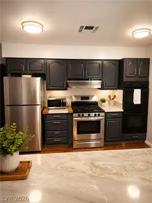 2036 Canterbury Drive, Las Vegas, NV 89119 Kitchen