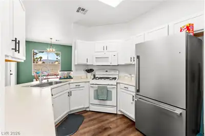 7353 Ridge Star Court, Las Vegas, NV 89131 Kitchen