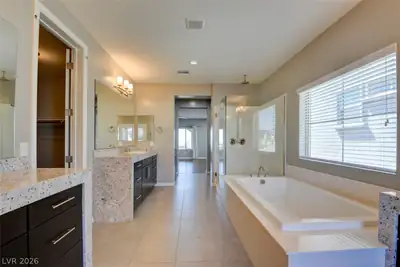 12101 Edgehurst Court, Las Vegas, NV 89138 Primary Bathroom