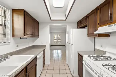 3925 CAMBRIDGE Street 2 Kitchen