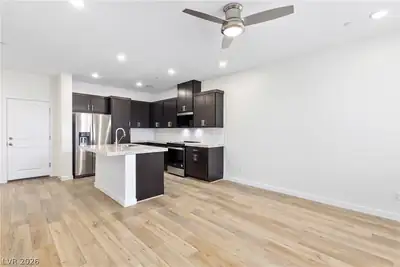 212 Freeport View Place, Henderson, NV 89011 Kitchen