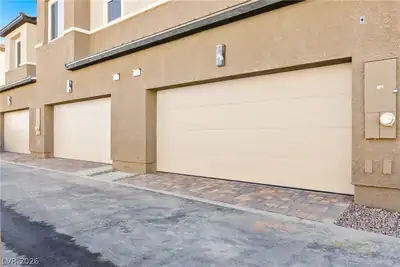 212 Freeport View Place, Henderson, NV 89011 Garage