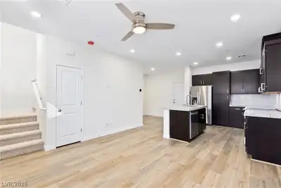 212 Freeport View Place, Henderson, NV 89011 Kitchen