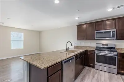 4518 Dover Straight Street Kitchen