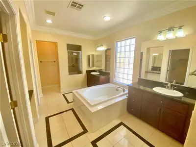 7820 Marker Head Drive Primary Bathroom