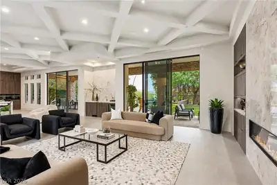 6 Greely Club Trail Living Room