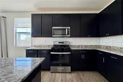 4337 Sprawling Pear Court Kitchen