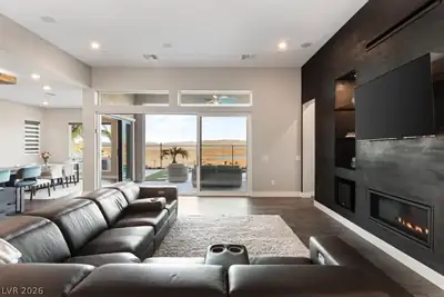 36 Thorn Creek Street Living Room