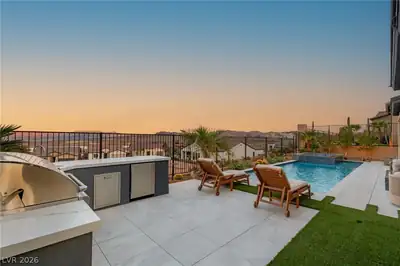 36 Thorn Creek Street Patio