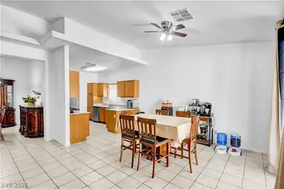 5129 Coral Beach Street Dining Area