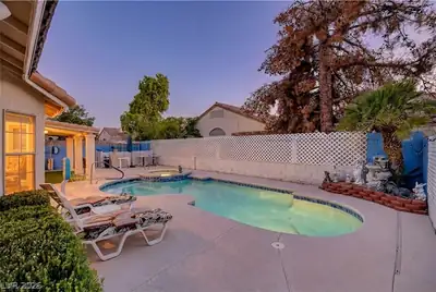 5129 Coral Beach Street Pool