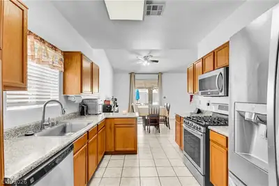 5129 Coral Beach Street Kitchen
