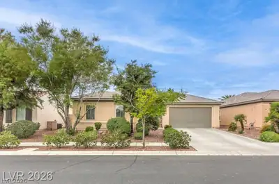 8213 Bay Dunes Street Las Vegas, NV 89131