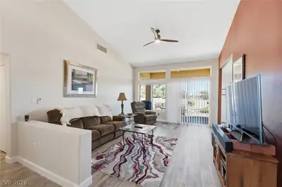 9812 Villa Ridge Drive, Las Vegas, NV 89134 Living Room