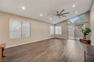 2802 Tortoise Court Living Room