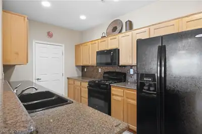3975 North Hualapai Way 284 Kitchen