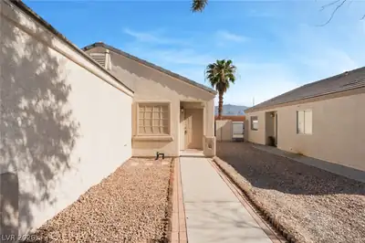 5424 Eagle Claw Avenue, Las Vegas, NV 89130 Front of Structure