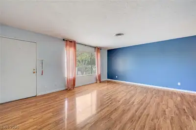 1209 Meadbrook Street Living Room
