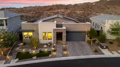 1948 Regal Bluff Drive, Henderson