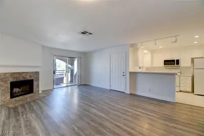 6867 Tamarus Street 202, Las Vegas