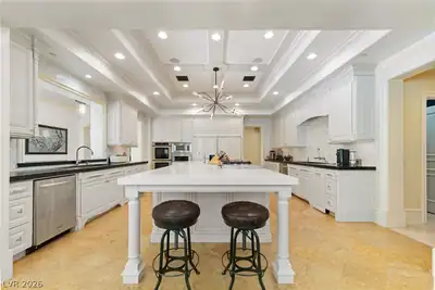30 Augusta Canyon Way Kitchen
