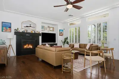 7229 Abbeville Meadows Avenue Living Room