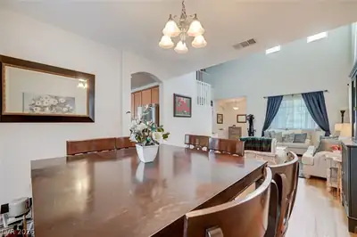 260 Jessica Grove Street Dining Area