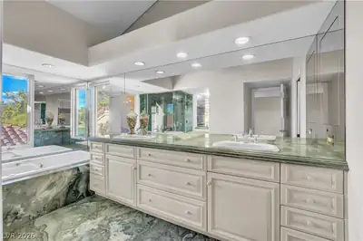 7655 Spanish Bay Drive Primary Bathroom