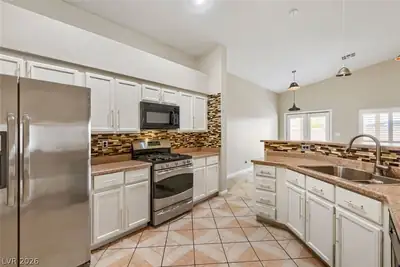 6612 Ringbill Court, North Las Vegas, NV 89084 Kitchen
