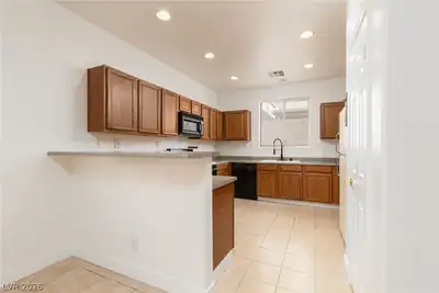 9046 Wine Cellar Avenue Kitchen