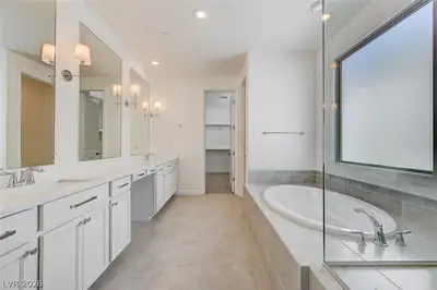 12438 Sunset Sage Avenue, Las Vegas, NV 89138 Primary Bathroom