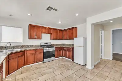 3417 Conterra Park Avenue, North Las Vegas, NV 89081 Kitchen