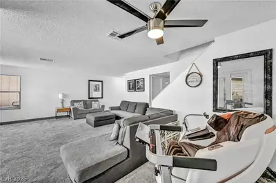 2804 Willow Wind Court Living Room