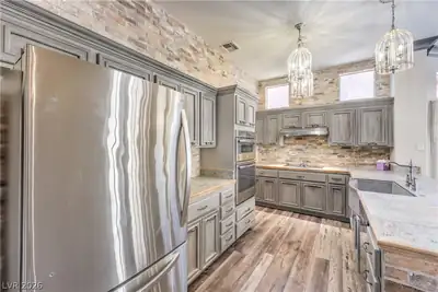 10832 Clarion Lane Kitchen