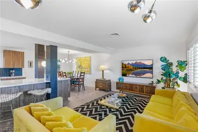 1594 Ottawa Drive Living Room