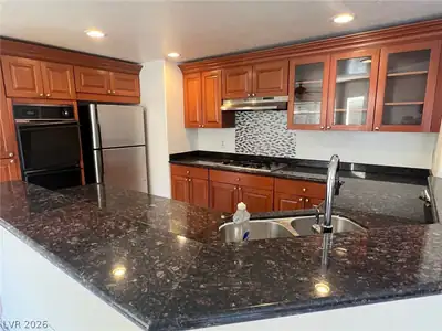 9448 Navy Blue Court, Las Vegas, NV 89117 Kitchen