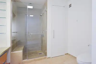 3722 Las Vegas Boulevard 508 Bathroom