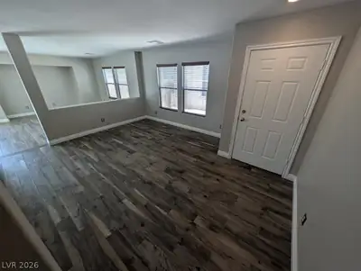 4917 Hostetler Avenue Living Room