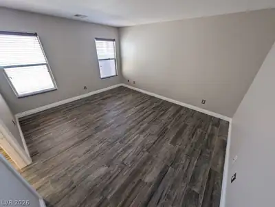4917 Hostetler Avenue Bedroom