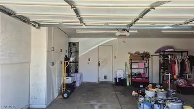8308 Brittany Harbor Drive, Las Vegas, NV 89128 Garage