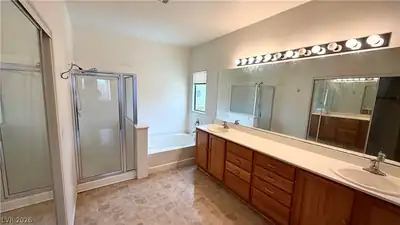 632 Civic Holiday Avenue Primary Bathroom
