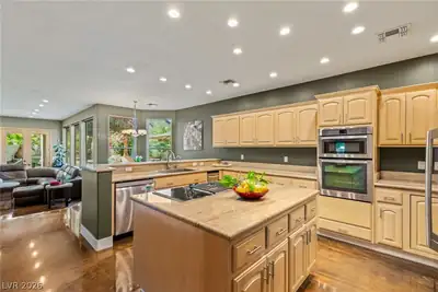 3004 ASTORIA PINES Circle, Las Vegas, NV 89107 Kitchen
